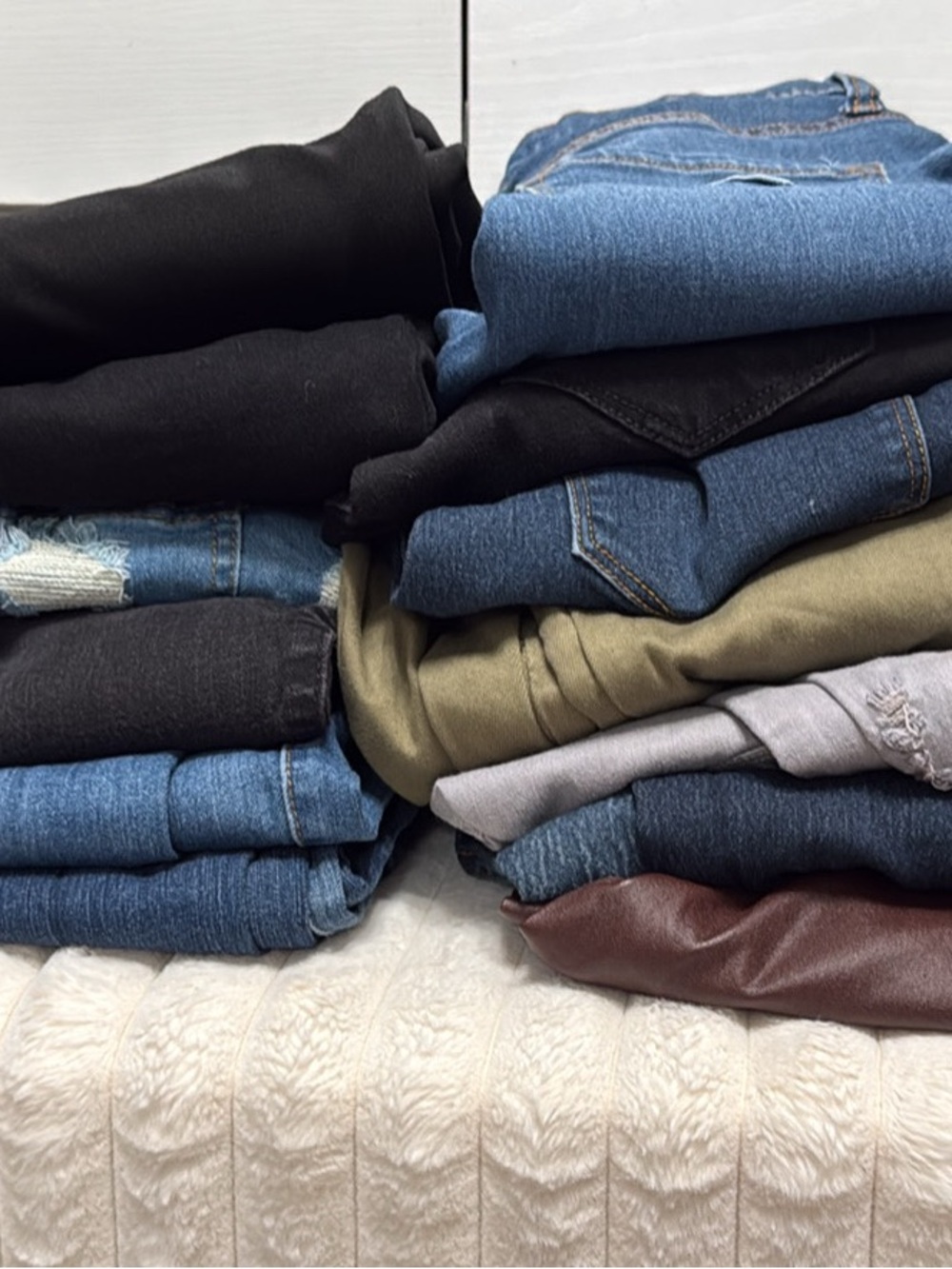 Hollister Mixed Denim & Neutral Jeans Stack - Blue, Black, Olive, Brown, Gray
